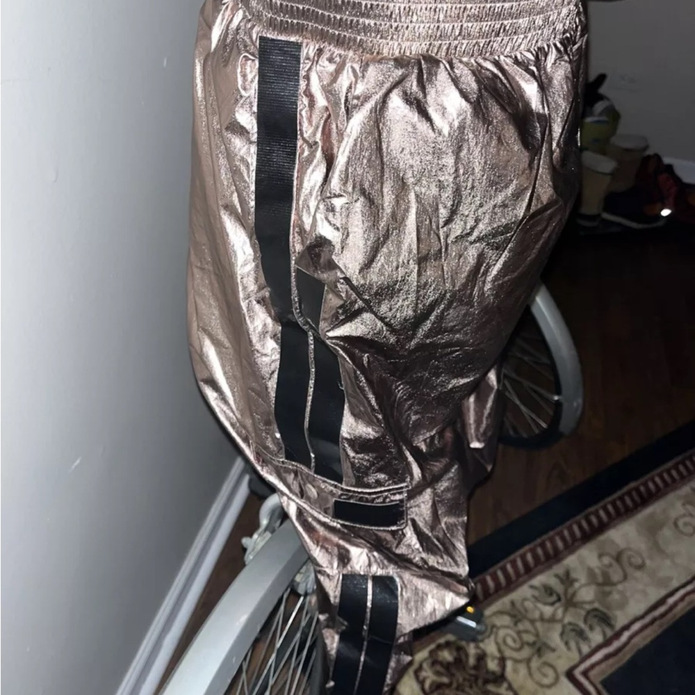 NWOT Victorias Secret Sport Gold Metallic Jogger pants w/black Stripes M $64MSRP